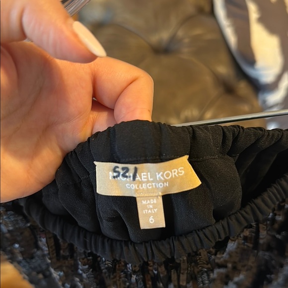 Elegant Black Sequin Skirt - Picture 4 of 8